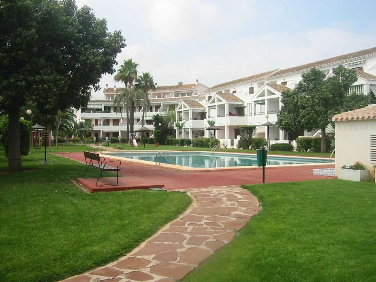 Chalet Adosado En Urbanizacion Con Precioso Jardin Denia Exteriör bild