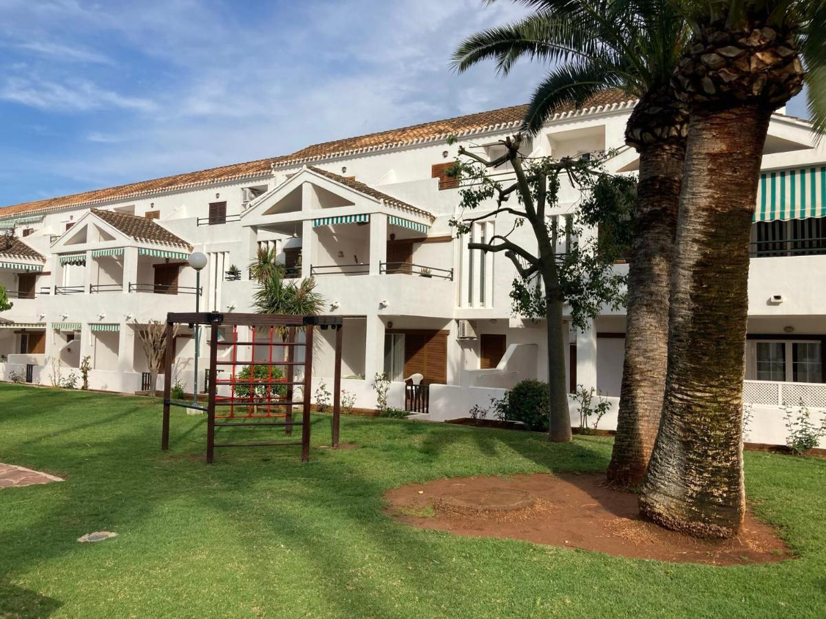 Chalet Adosado En Urbanizacion Con Precioso Jardin Denia Exteriör bild