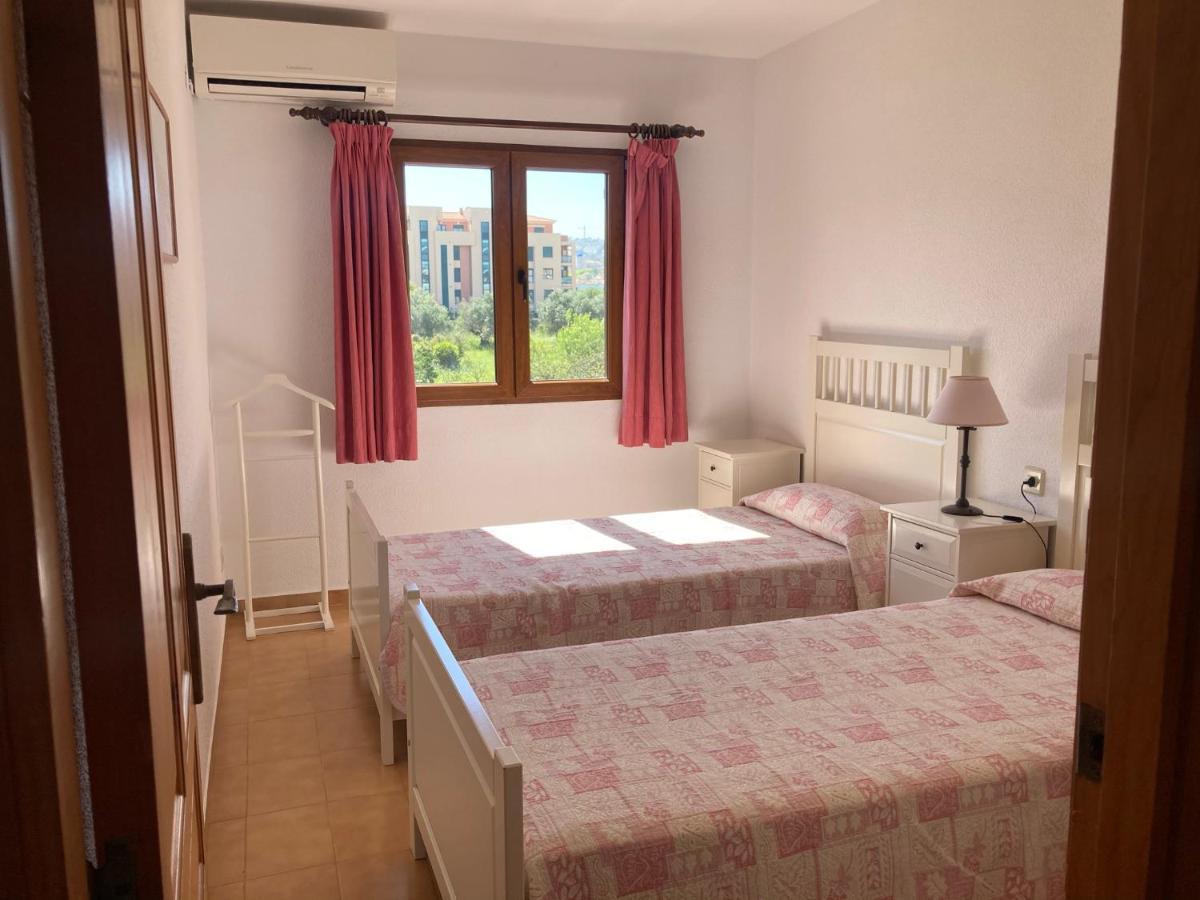 Chalet Adosado En Urbanizacion Con Precioso Jardin Denia Exteriör bild